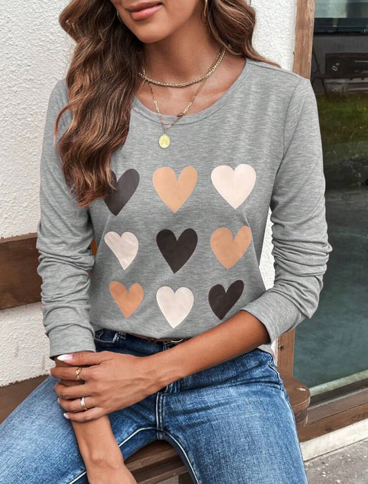 Suéter gris diseño de corazones